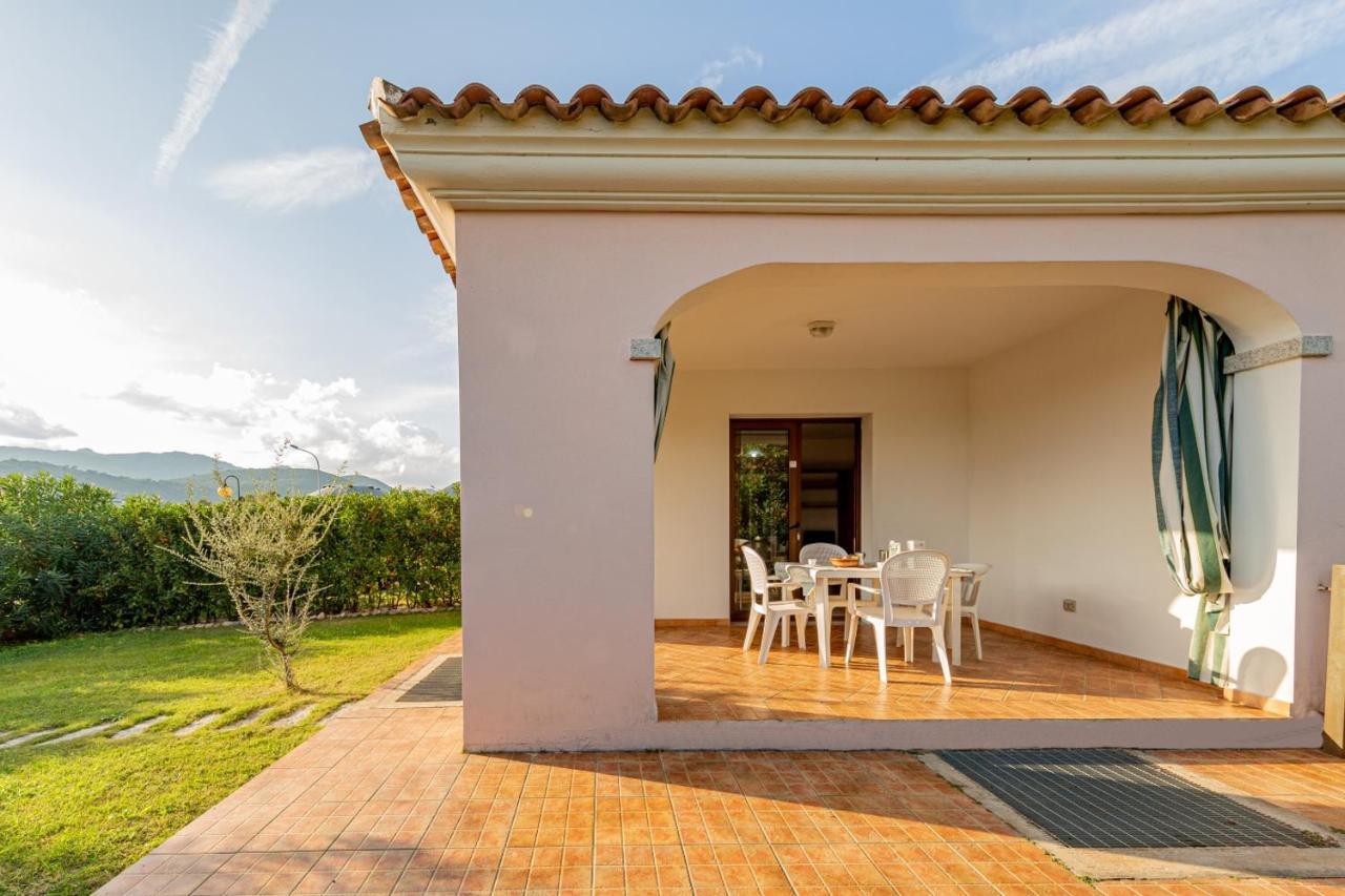 Appartamento Residenziale Trilocale 6 Posti Letto Via Sardegna San Teodoro Εξωτερικό φωτογραφία