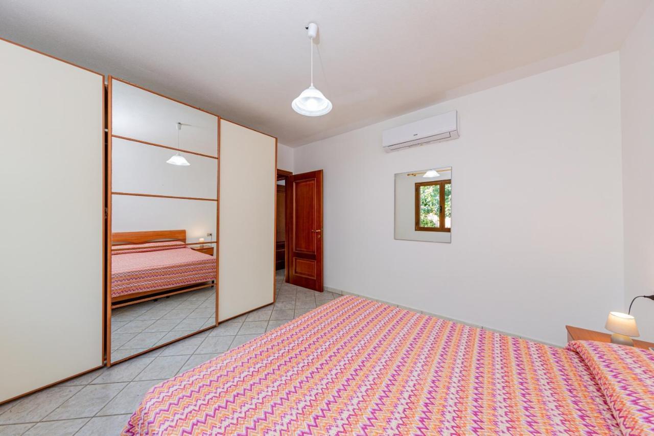 Appartamento Residenziale Trilocale 6 Posti Letto Via Sardegna San Teodoro Εξωτερικό φωτογραφία